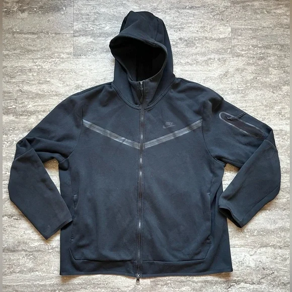 Nike Men's Black Full-Zip Windbreaker - Picture 1 of 8